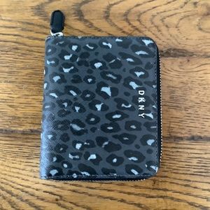 DKNY small zip wallet